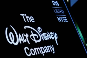 CEO da Comcast confirma cheque brutal da Disney para compra de Hulu