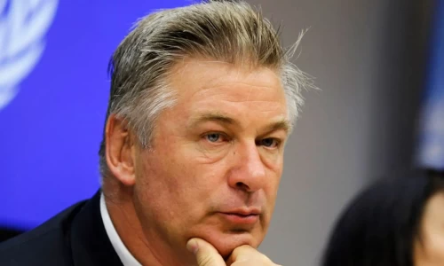 Alec Baldwin vai protagonizar filme de ação "Cold Deck"