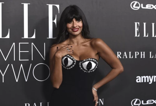 Jameela Jamil deixa audições de "You" por cenas picantes