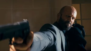 Jason Statham é um "apicultor" sem medo de sujar as mãos no Trailer de "The Beekeeper"